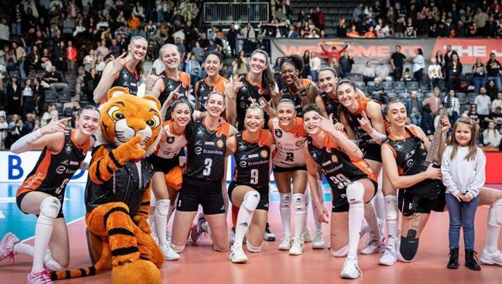 Eczacıbaşı, Beşiktaş'a set vermedi