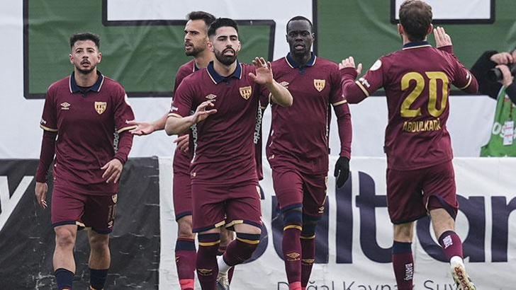 Bandırmaspor İstanbul'dan 3 puanla ayrıldı... Ümraniyespor - Bandırmaspor maç sonucu 1-2