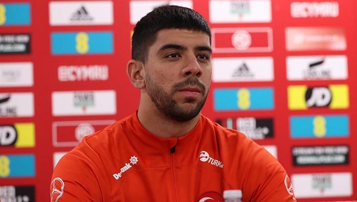 Mili futbolcu Cenk Özkacar'dan Dünya Kupası tahmini