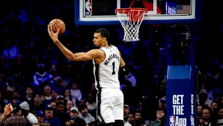 San Antonio Spurs, Philadelphia 76ers'ı farklı geçti