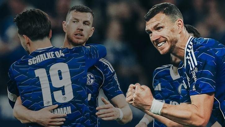 Edin Dzeko yine boş geçmedi! Fenerbahçe'nin eski yıldızı, Schalke 04'te şov yapıyor...