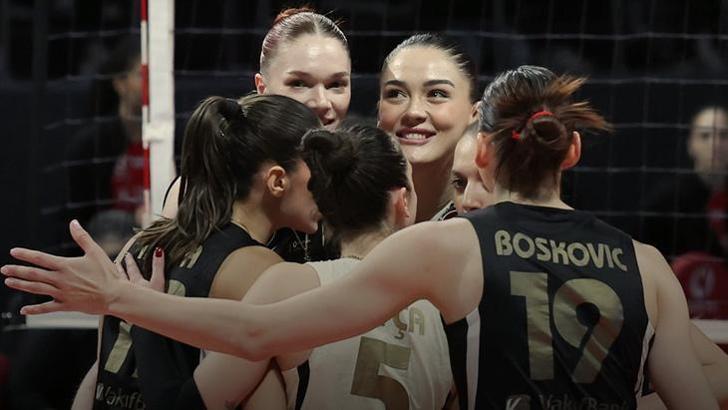 Vodafone Sultanlar Ligi'nde ilk yarının lideri VakıfBank... THY - VakıfBank maç sonucu 2-3