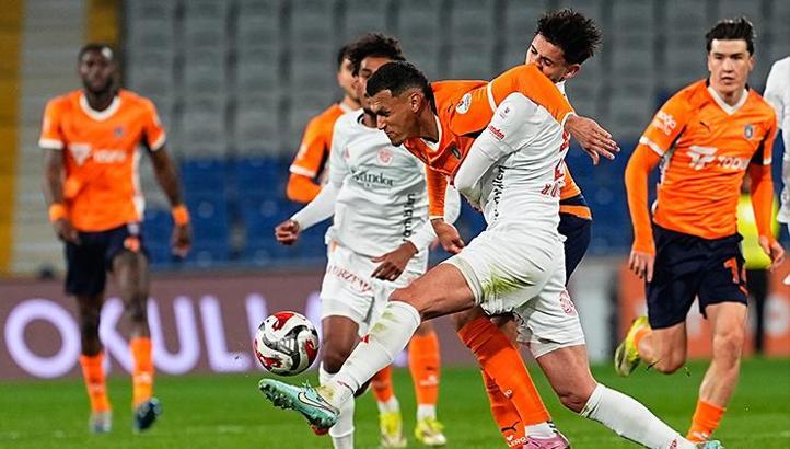İstanbul'da sessiz gece! Başakşehir, Antalyaspor'a takıldı... (Maç özeti | Başakşehir 0-0 Antalyaspor)