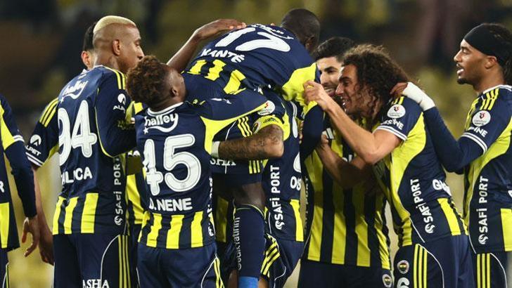 '7’de 7 yapalım ve neler olacağını bekleyip görelim!' Fenerbahçeli futbolculardan şampiyonluk toplantısı