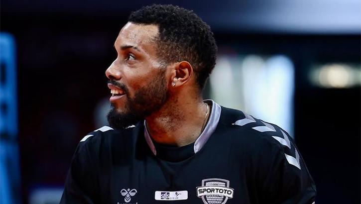 Voleybol Efeler Ligi'nde normal sezonun istatistiklerine Herrera damgası