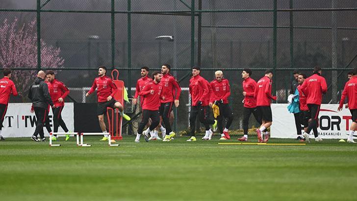 A Milli Takım'da Romanya hazırlıkları; Merih Demiral ile Zeki Çelik antrenmanda yer almadı