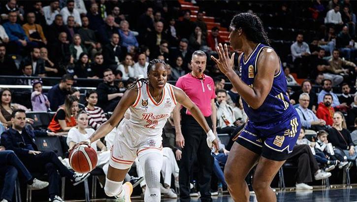 Fenerbahçe Opet deplasmanda kazandı! Adını finale yazdırdı