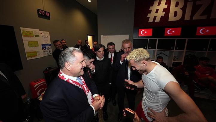 Cumhurbaşkanı Erdoğan, A Milli Futbol Takımı'nı tebrik etti