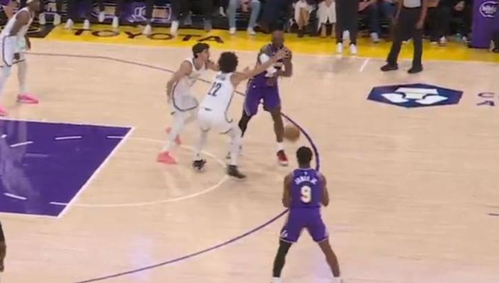 NBA tarihine geçti: Babadan oğluna asist