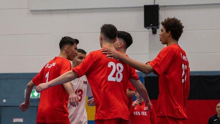 U-18 Voleybol Milli Takımı, Almanya'ya mağlup