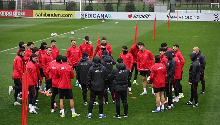 Milli Takım'da Merih Demiral takımdan ayrı çalıştı