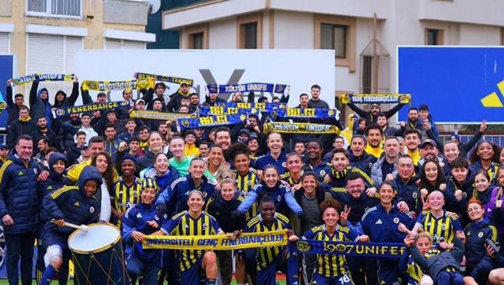 Fenerbahçe Kadın Futbol Takımı'na saldırı! 'İnşallah buradan sağ salim çıkarız'
