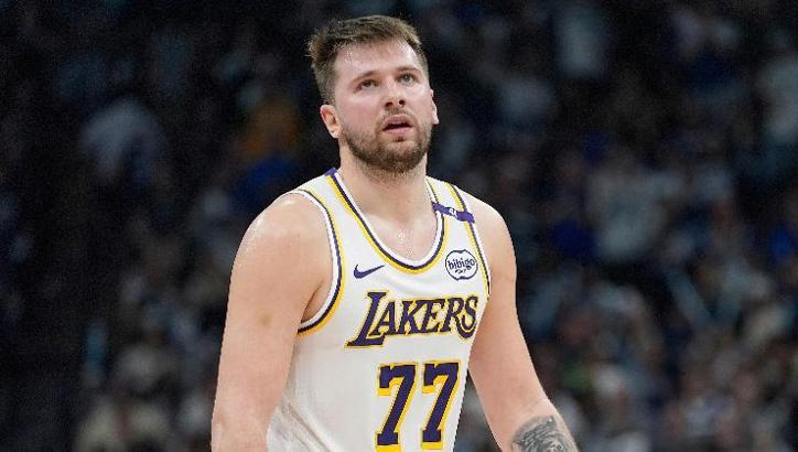 Lakers'ta Doncic sezonu kapattı