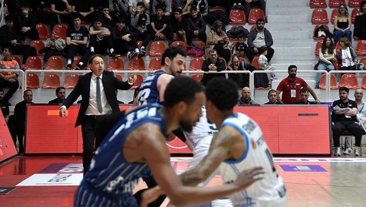 Aliağa Petkimspor Başantrenörü Orhun Ene: Aliağa Petkimspor'u hak ettiği yere getirmeliyiz