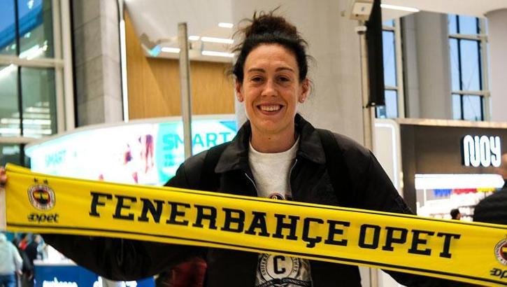 Fenerbahçe'nin yeni yıldızı İstanbul'a geldi