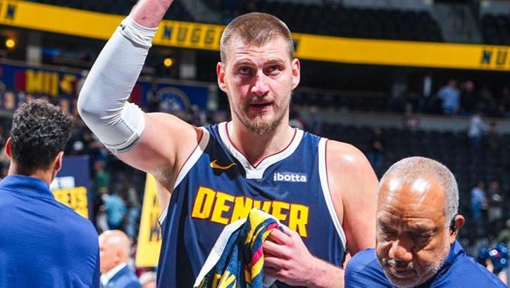 Nikola Jokic'ten 'triple-double'