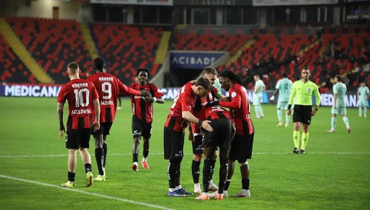 Gaziantep FK 3 maç sonra güldü