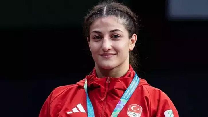 Milli güreşçi Elvira Süleyman Kamaloğlu, Avrupa ikincisi oldu