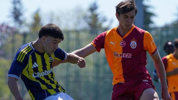 Derbide ilk kazanan Fenerbahçe! U19 derbisinde Galatasaray’ı devirdi | Fenerbahçe U19 - Galatasaray U19 maç sonucu: 2-1