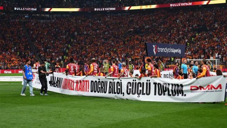 Dev derbide 'Dezenformasyona kırmızı kart' mesajı