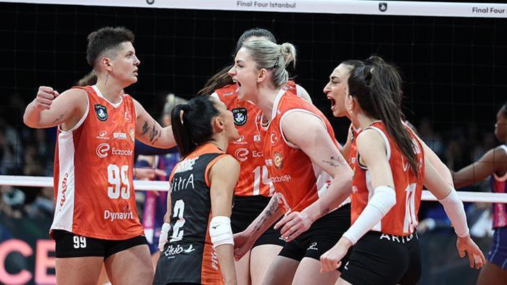 ÖZET I CEV Şampiyonlar Ligi'nde Türk finali! Eczacıbaşı Dynavit - Scandicci maç sonucu 3-2