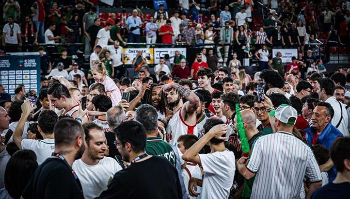 Karşıyaka Basketbol'dan tarihi galibiyet!