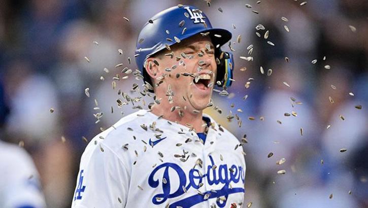 Dodgers Secure Series Split with Strong Performance Against Giants