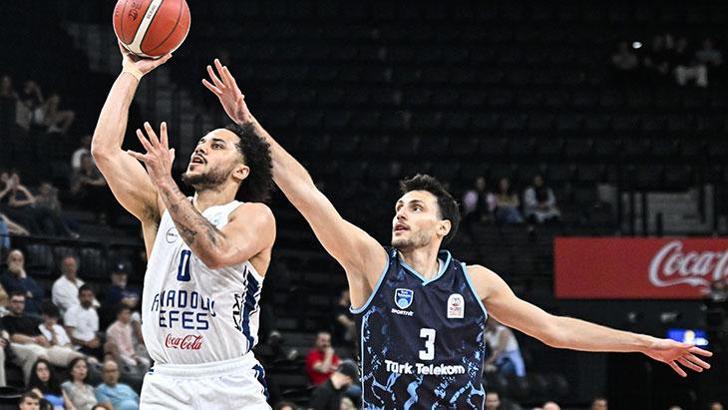 Anadolu Efes sürprize izin vermedi, seride öne geçti... Anadolu Efes - Türk Telekom maç sonucu 86-75