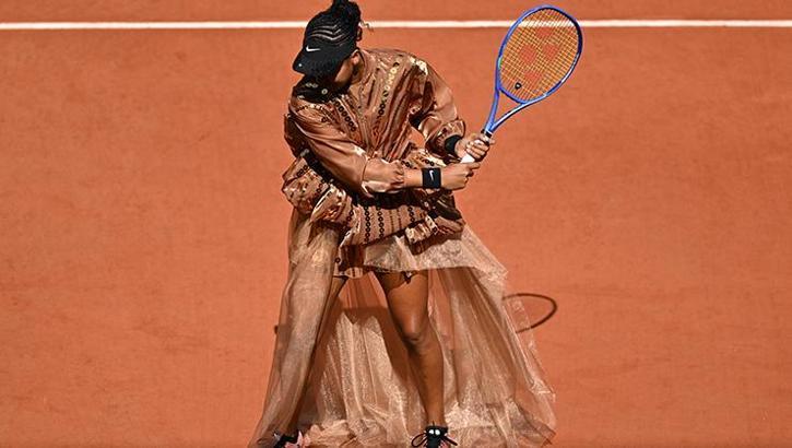 Naomi Osaka kıyafetleriyle Roland Garros'a damga vuruyor