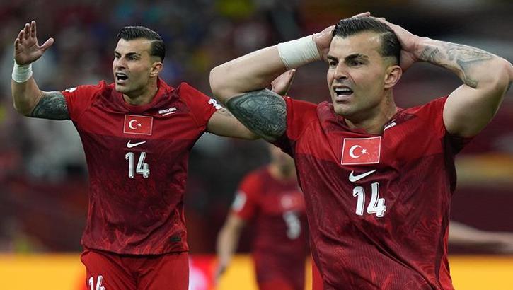 Abdülkerim Bardakcı'nın şutu direkte patladı! Topun hızı dudak uçuklattı