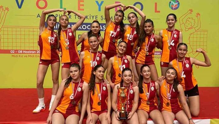 Galatasaray Midi Kız Voleybol Takımı, Türkiye üçüncüsü oldu