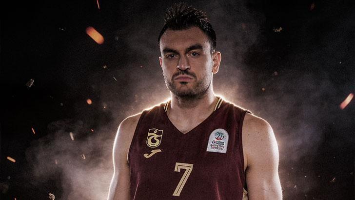 Yiğit Arslan resmen Trabzonspor Basketbol'da