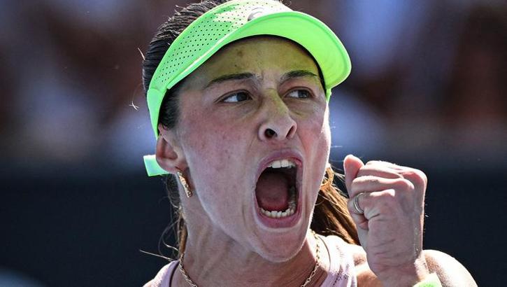 Zeynep Sönmez Wimbledon'da 2. tura yükseldi!