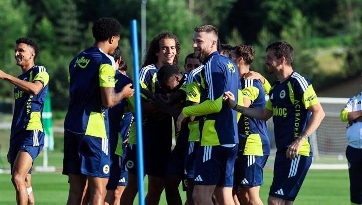 Fenerbahçe'nin kamp kadrosu belli oldu