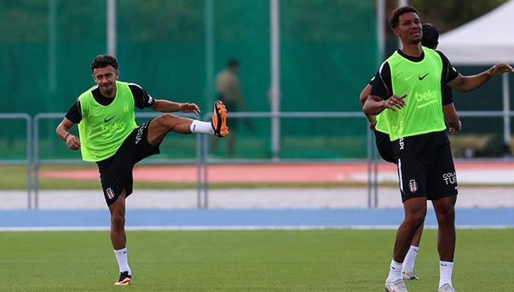 Beşiktaş'ın yeni transferi İlhan Fakılı, takımla ilk kez çalıştı