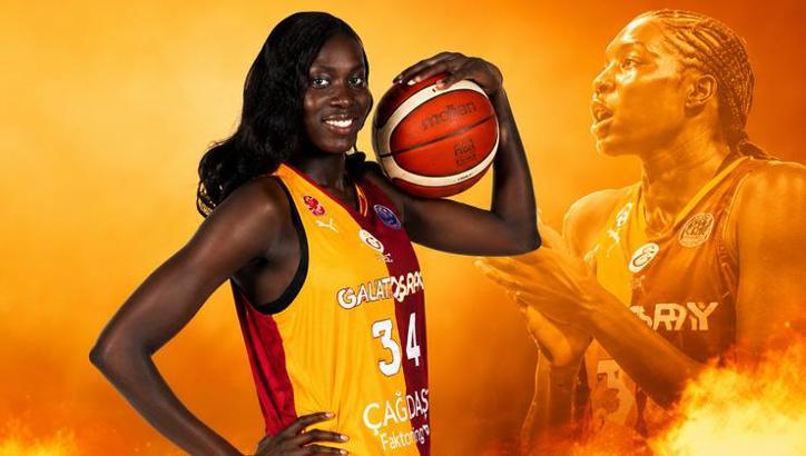 Galatasaray'da Kuier sözleşmesini uzattı