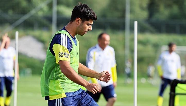 Fenerbahçe, günü çift antrenmanla tamamladı