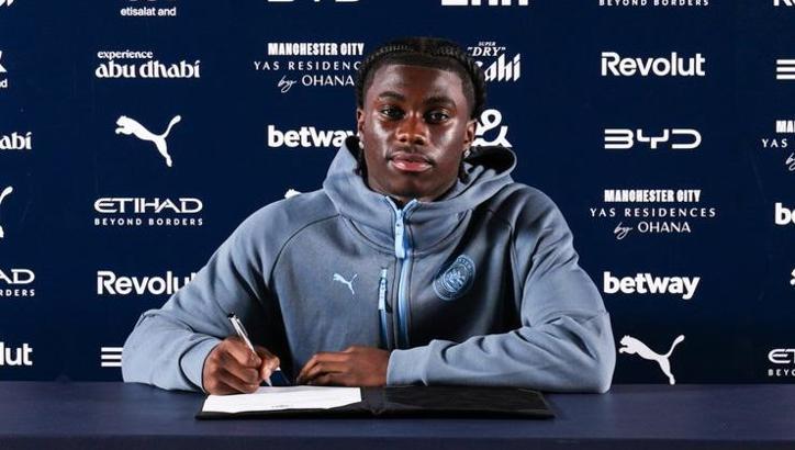 Manchester City, Jeremy Monga'yı resmen açıkladı