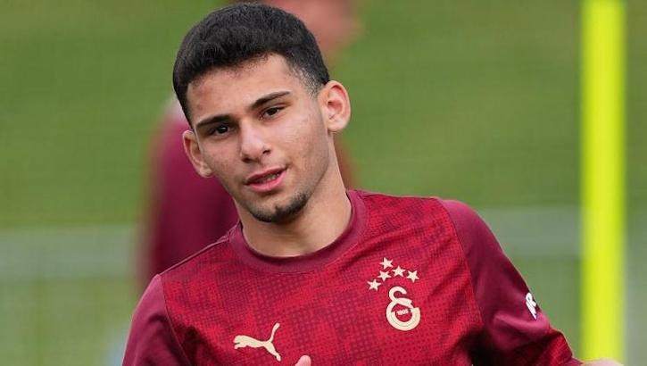 Galatasaray bu kez işi sıkı tuttu! Genç futbolcu ile sözleşme imzaladı