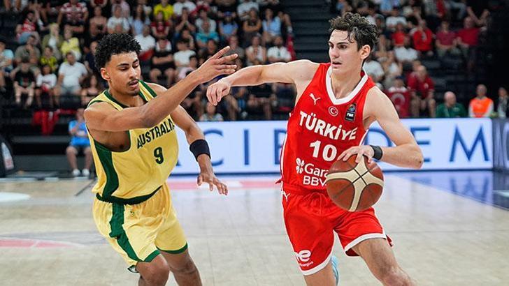 Milli basketbolcu Ömer Kutluay, 17 yaşında Türk basketbol tarihine geçti