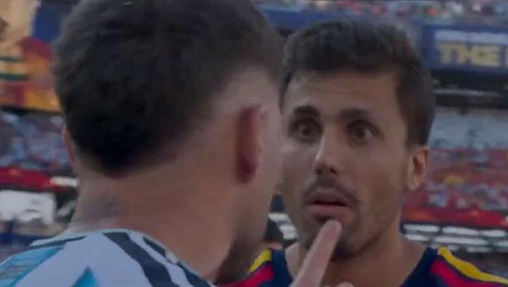 Otamendi and Rodri's post-World Cup final exchange caught on live broadcast: 