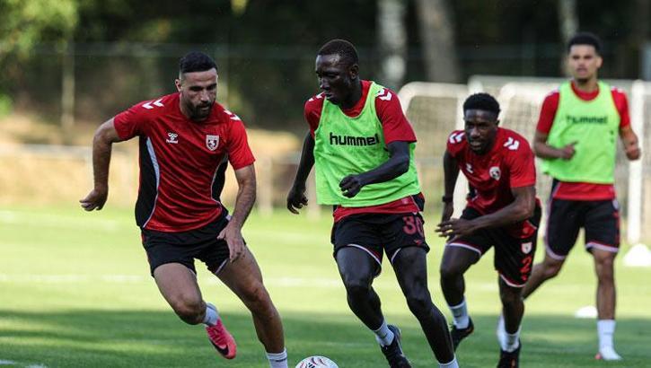 Samsunspor'un Hollanda kampı başladı