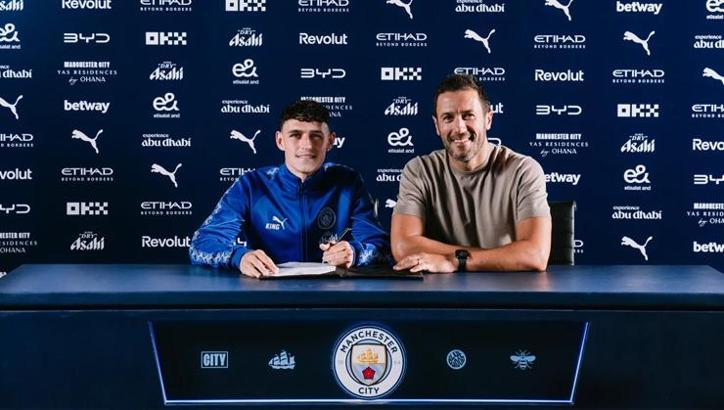 Phil Foden imzayı attı