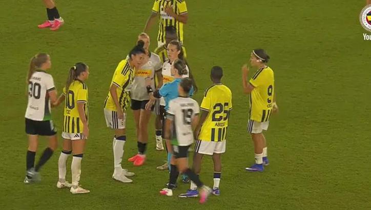Fenerbahçe-OH Leuven maçında hakem skandalı: Oyuncular uyardı
