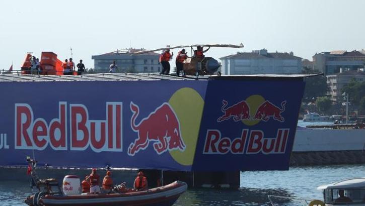 Red Bull Uçuş Günü, Caddebostan Sahili'nde nefes kesti