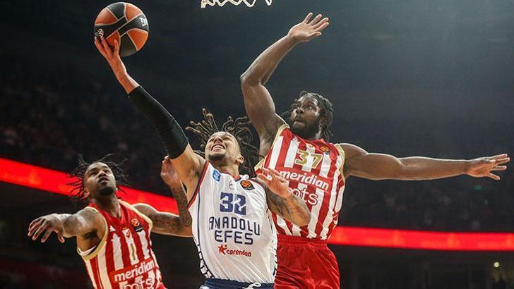 Anadolu Efes Belgrad'da hem maçı, hem yıldızını kaybetti... (ÖZET) Kızıl Yıldız - Anadolu Efes maç sonucu 77-72