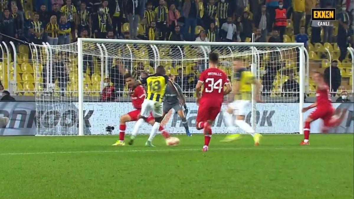 Valencia Penaltıdan Golü Attı Vİdeo Fenerbahçe Royal Antwerp Fenerbahçe Fb Haberleri Spor 