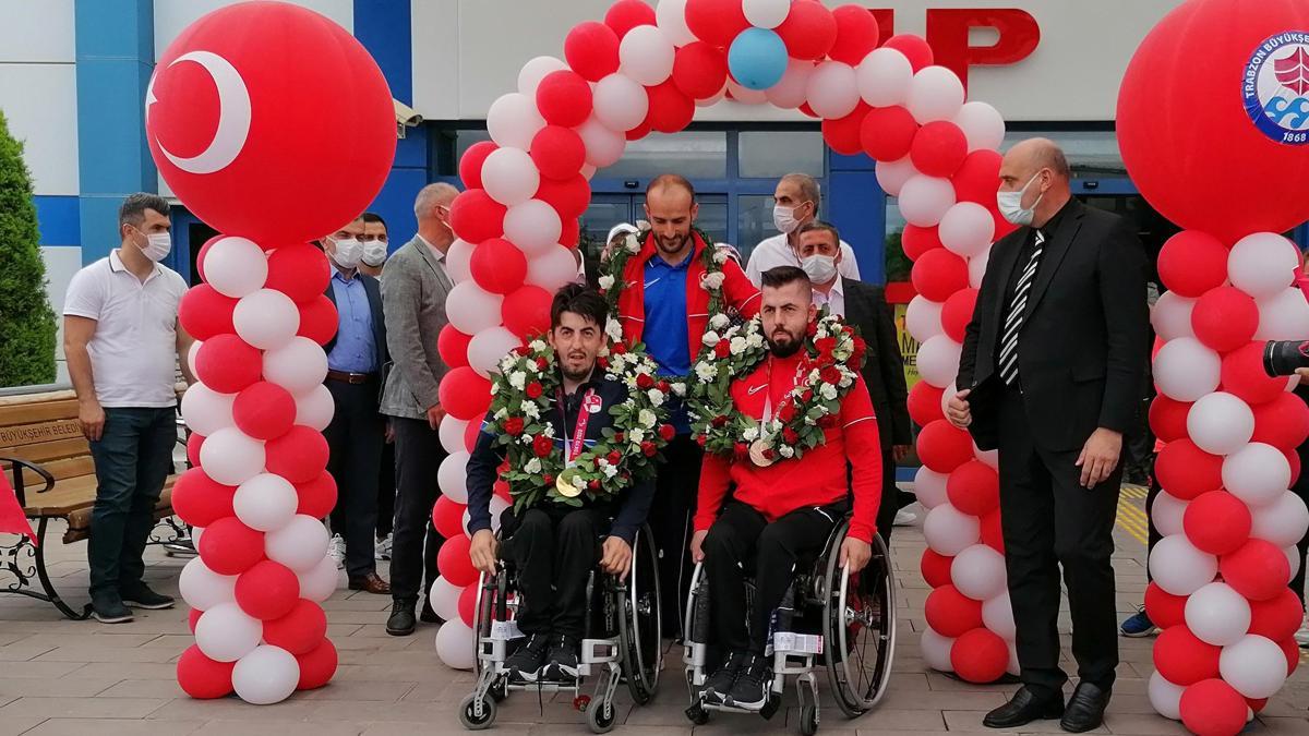 Abdullah ve kardeşi Ali Öztürk, Trabzon'da coşkuyla karşılandı
