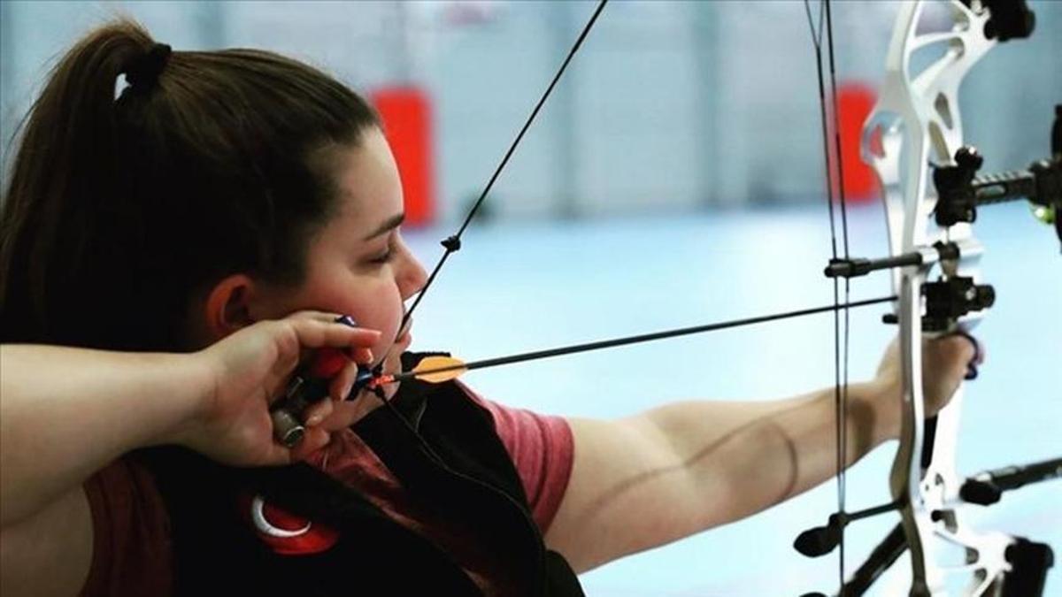 Okçulukta Öznur Cüre adını 8'li finale yazdırırken, Sevgi Yorulmaz 10. oldu