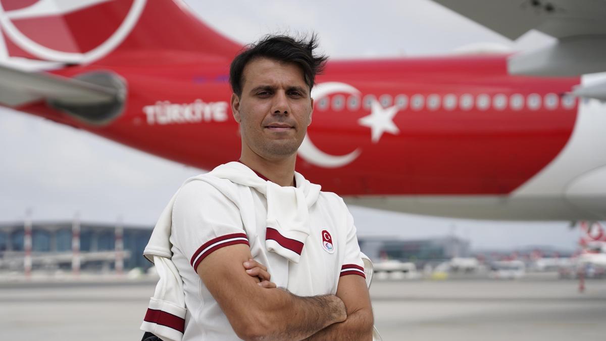 Nihat Türkmenoğlu, dünya rekoru kırarak sıralama turunu birinci bitirdi ve çeyrek finale yükseldi